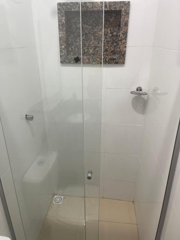 Hospedagem segura com recepção 24h